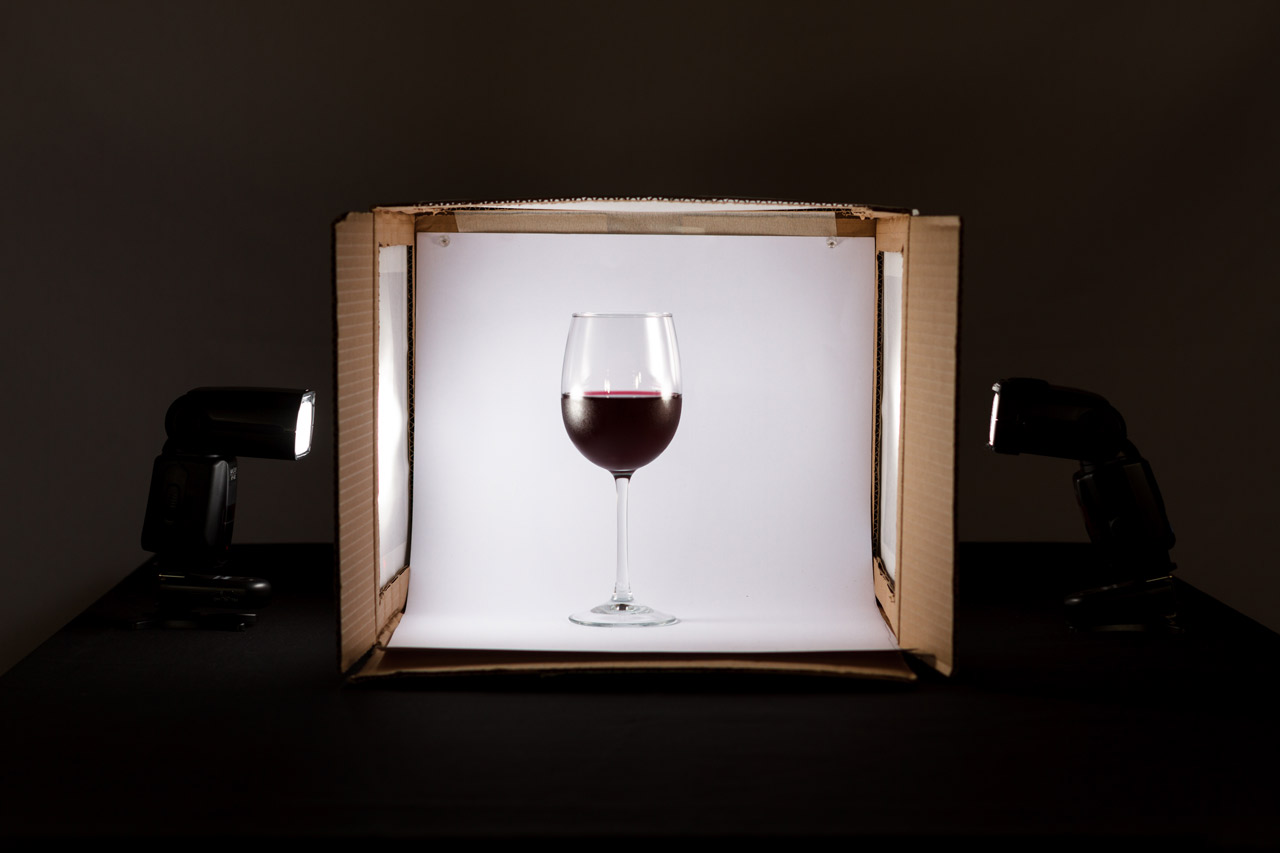 Como hacer una caja de luz para calcar, con una caja de vino.