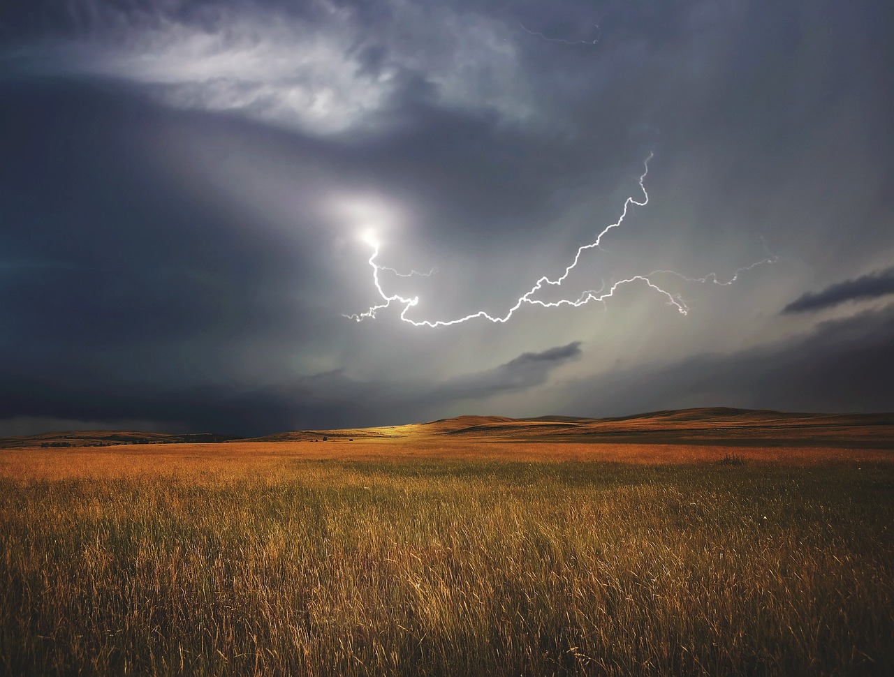 Cómo Hacer Fotos de Rayos y Tormentas: 12 Consejos Clave